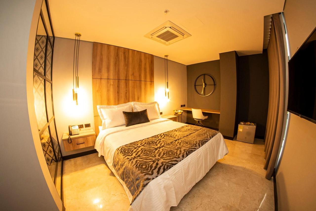 Cavalta By Bernalo Hotels Medellín Kültér fotó A room at the hotel
