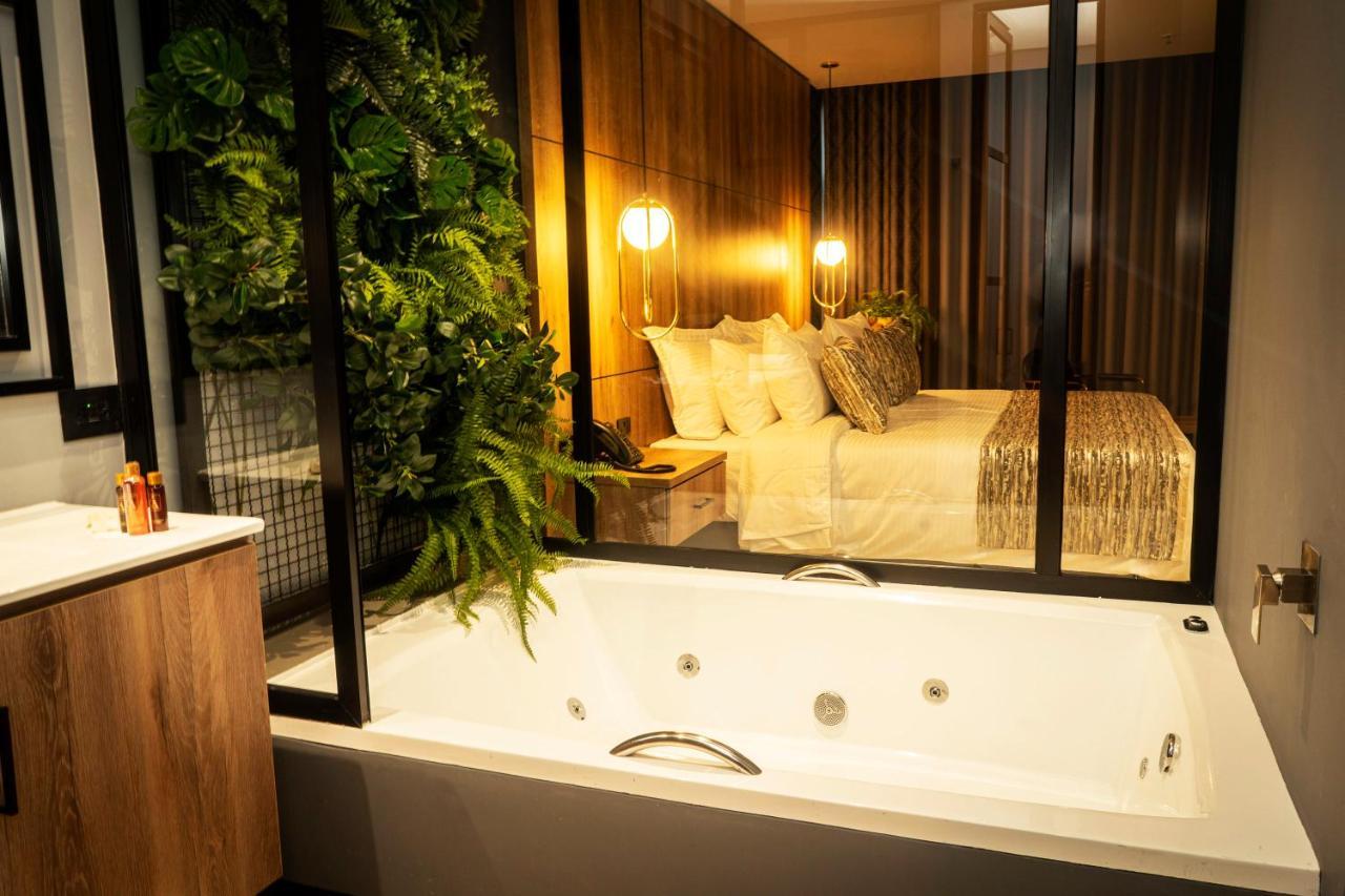 Cavalta By Bernalo Hotels Medellín Kültér fotó A bathroom in a hotel