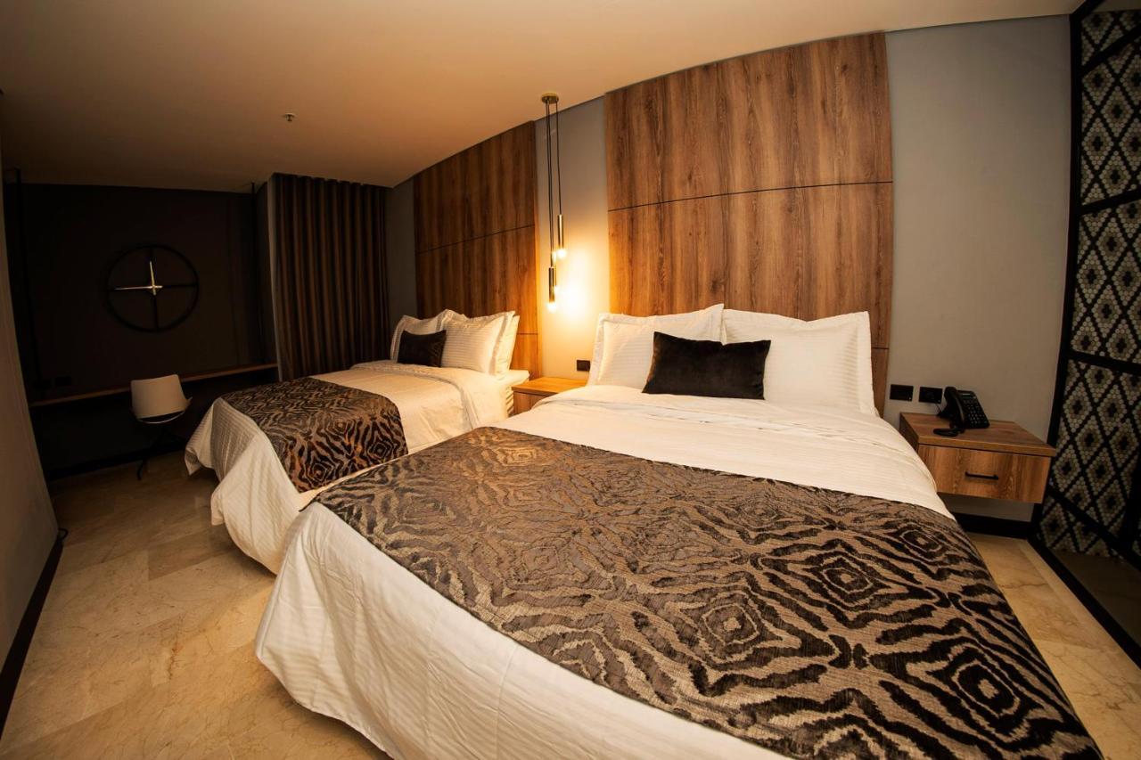 Cavalta By Bernalo Hotels Medellín Kültér fotó A room at the hotel