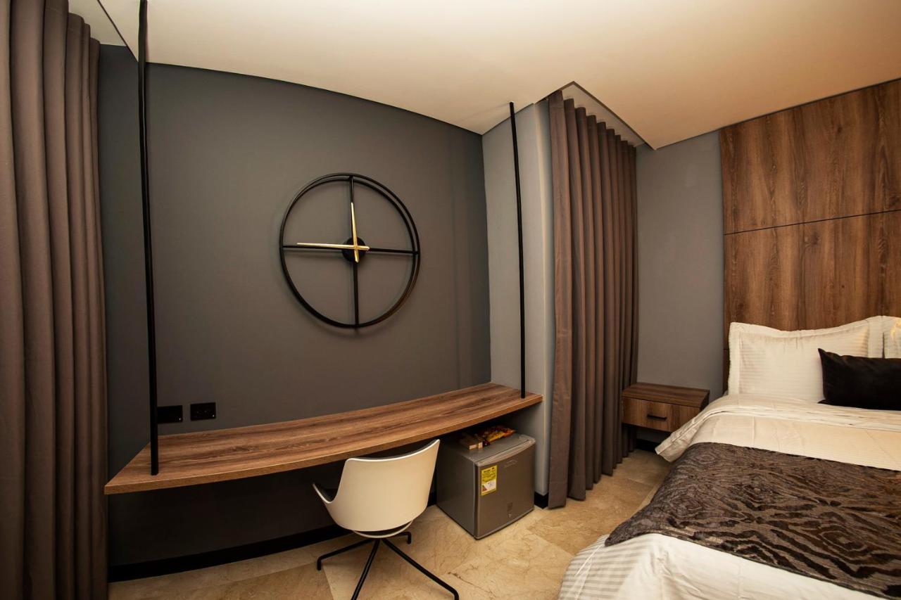 Cavalta By Bernalo Hotels Medellín Kültér fotó A room at the hotel