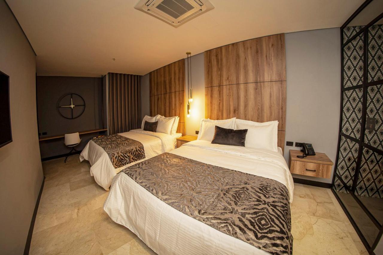 Cavalta By Bernalo Hotels Medellín Kültér fotó A room at the hotel