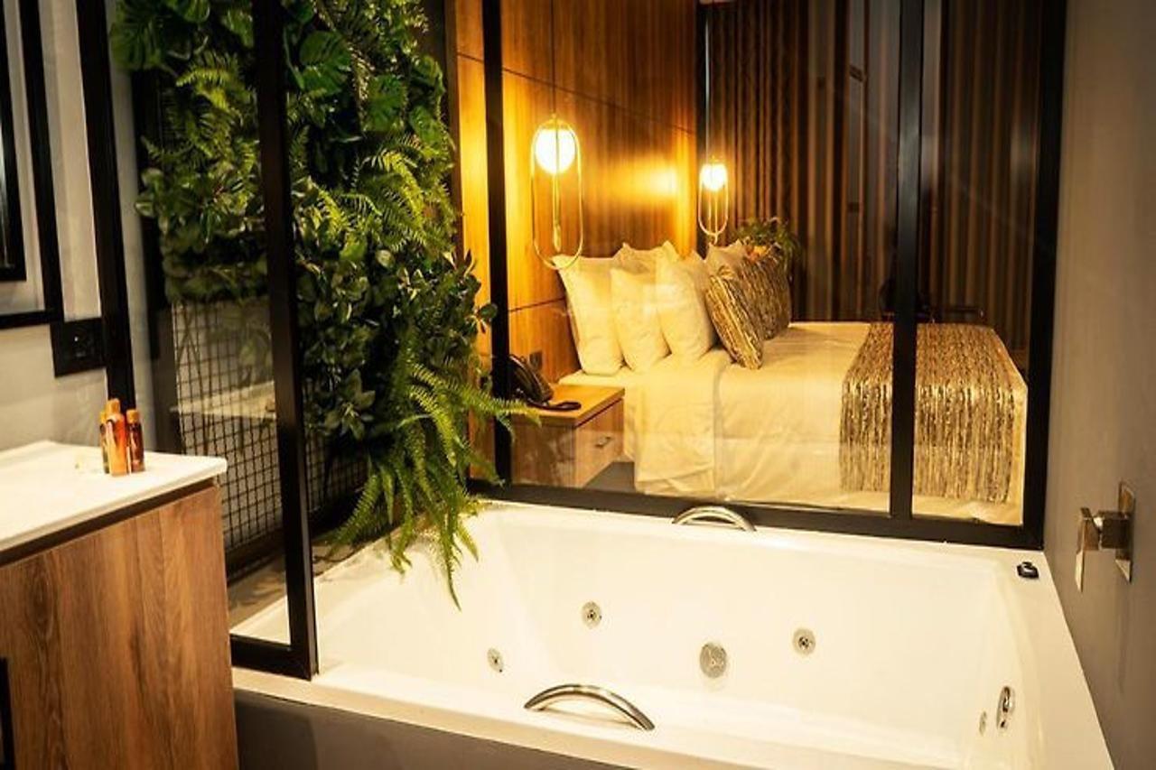 Cavalta By Bernalo Hotels Medellín Kültér fotó A modern Japanese bath